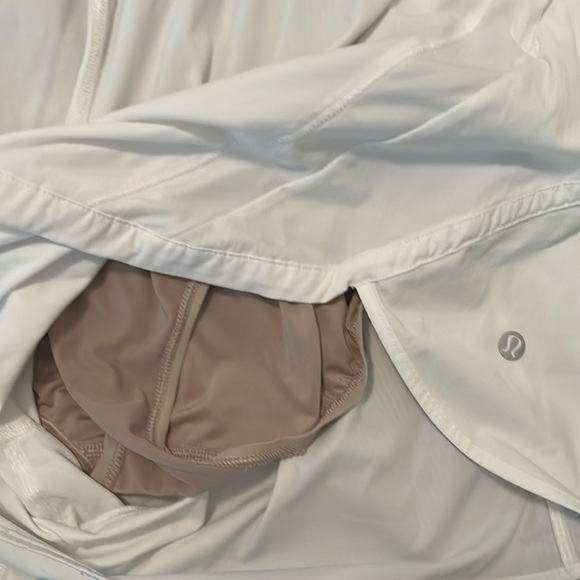 Lululemon track that high rise lined short 5” - Picture 3 of 5